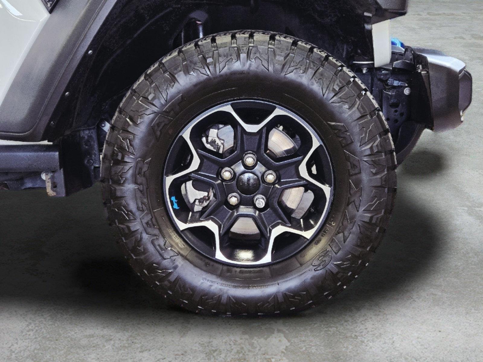 Certified Used 2022 Bright White Clearcoat Jeep Unlimited Rubicon image 12
