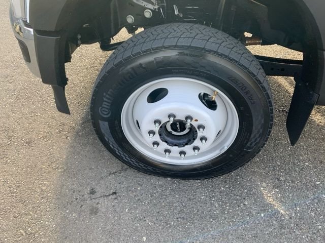 2024 Ford F-450 Super Duty Chassis Cab XL - Photo 17