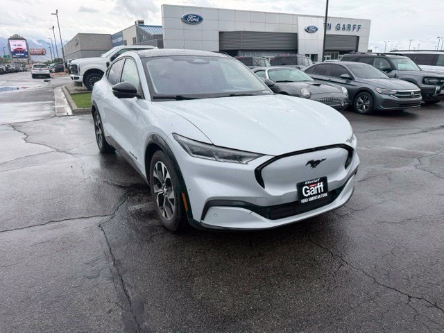 Used 2023 White Metallic Ford Premium image 3
