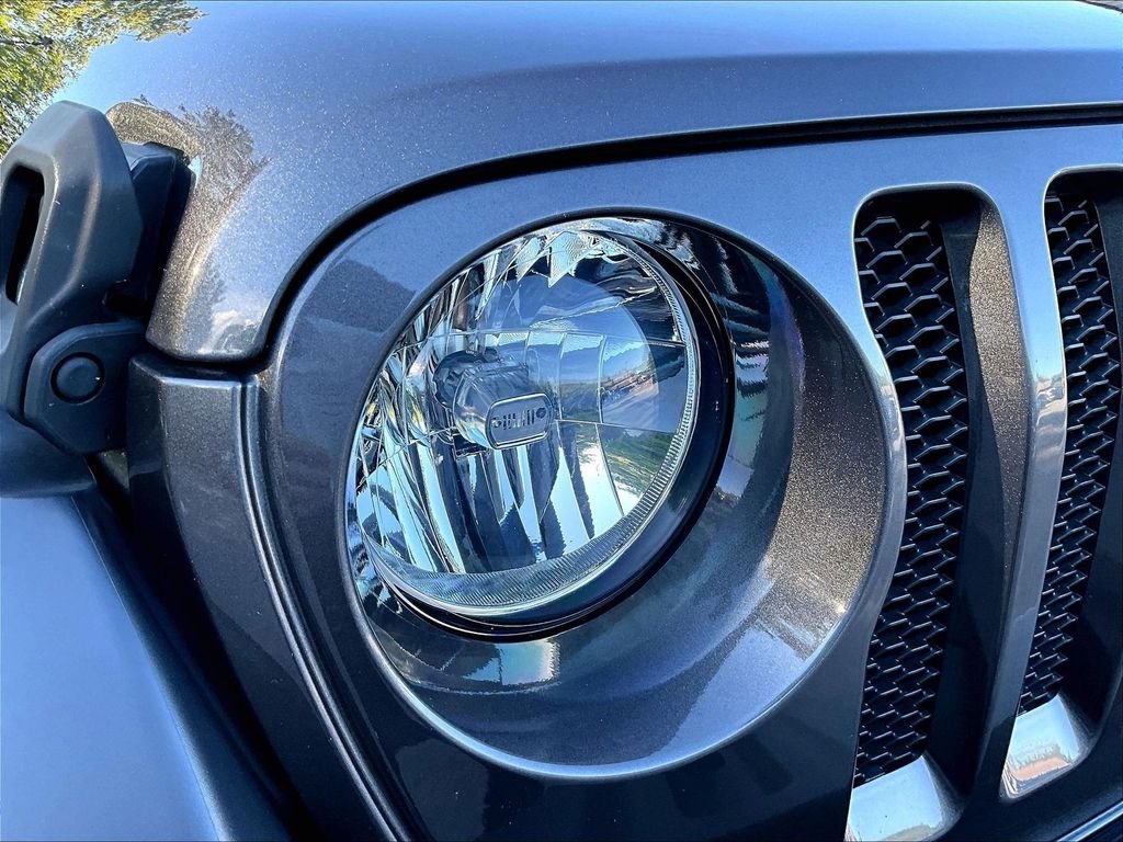 Used 2023 Granite Crystal Metallic Clearcoat Jeep Sport S image 33