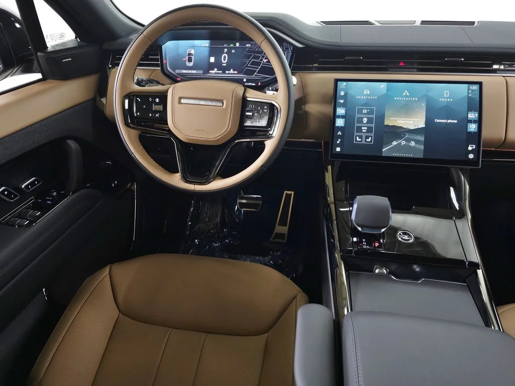 New 2026 Borasco Grey Land Rover Dynamic SE image 18