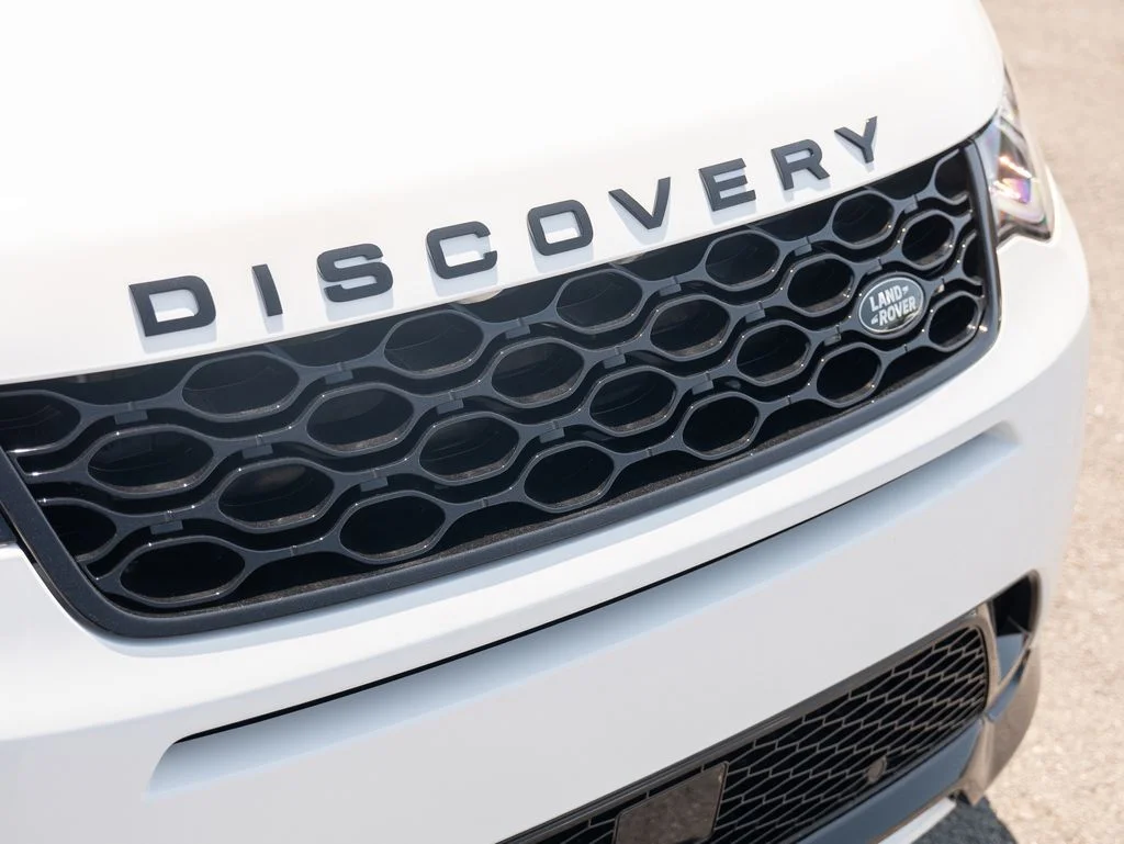 New 2026 White Land Rover Landmark image 15