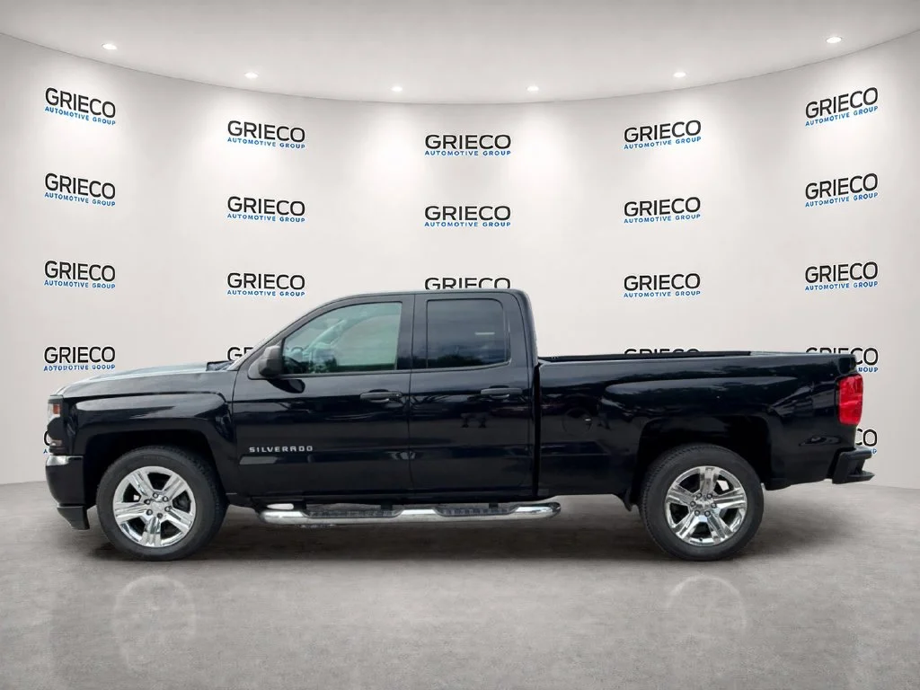 Used 2018 Black Chevrolet Custom image 4