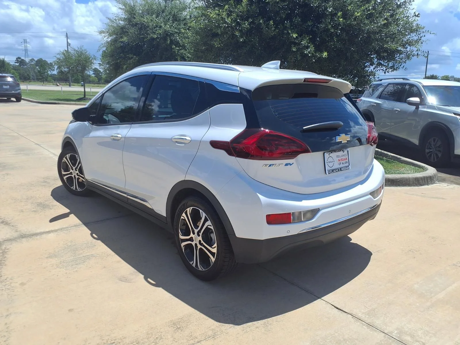 Used 2020 White Chevrolet Premier image 4