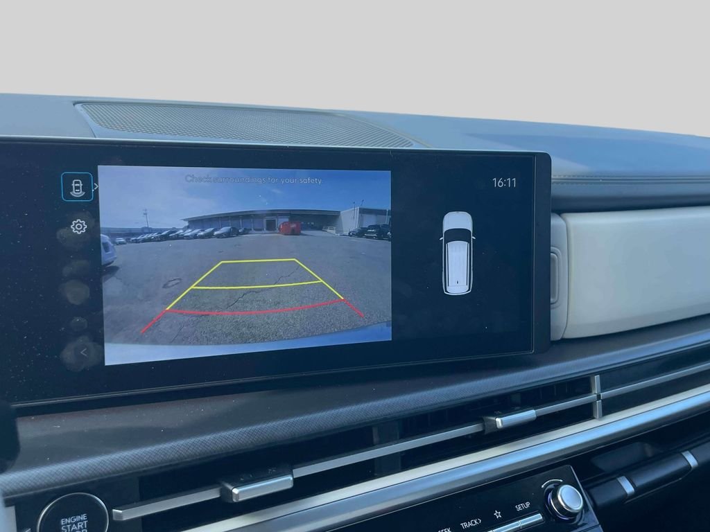 Certified Used 2025 Silver Hyundai SE image 28