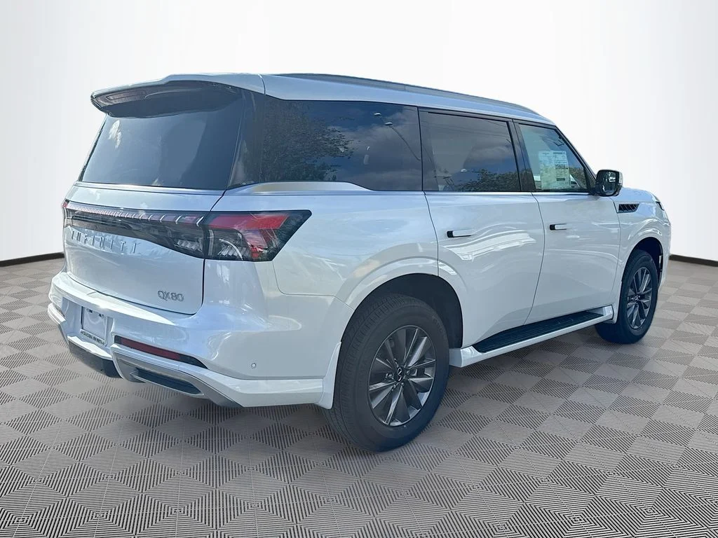 New 2026 RADIANT WHITE INFINITI Pure 2WD image 5