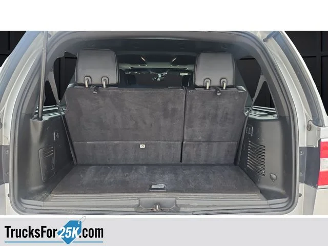 Used 2012 Ingot Silver Lincoln Base image 30