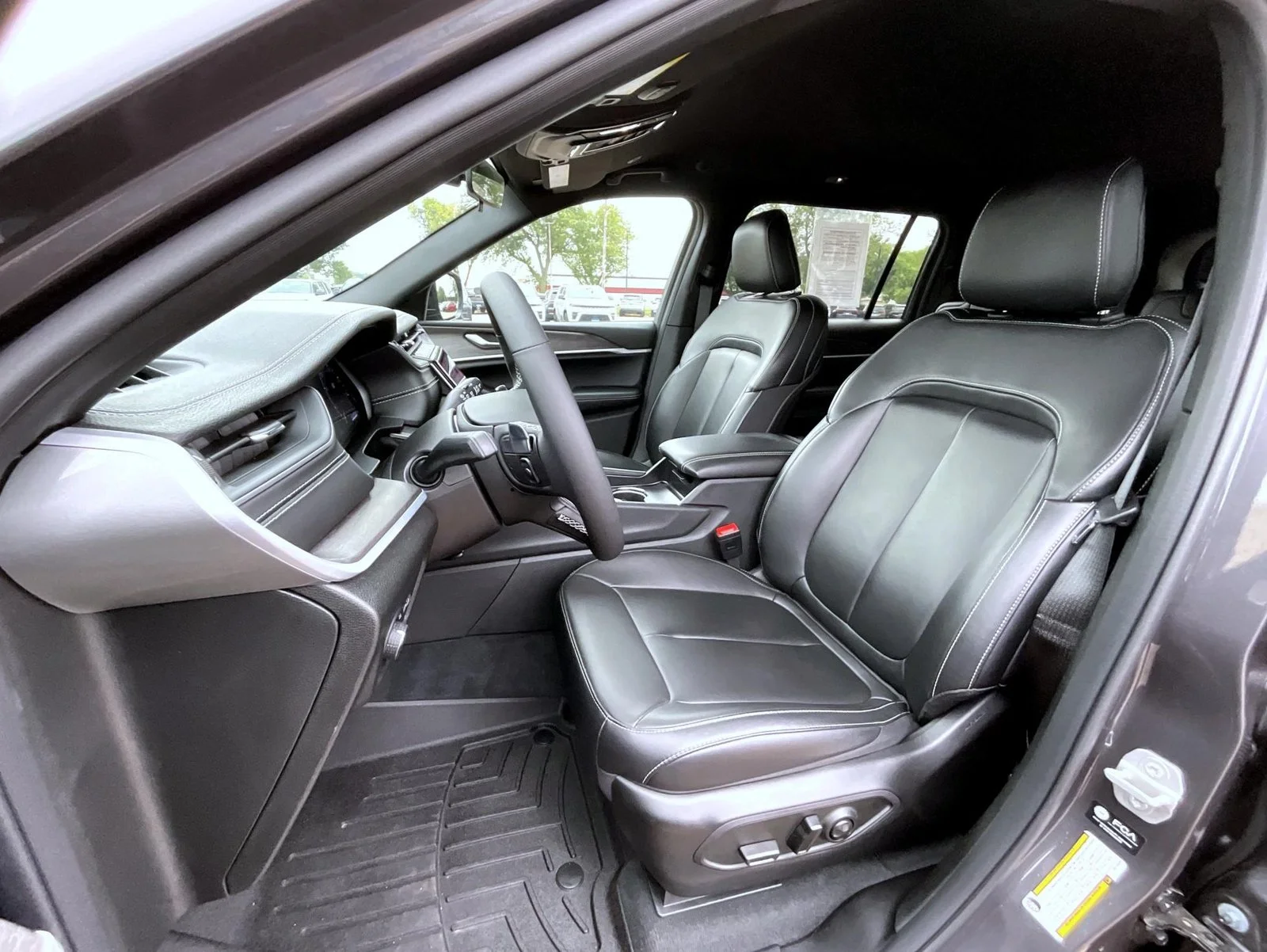 Certified Used 2025 Gray Jeep Limited image 11