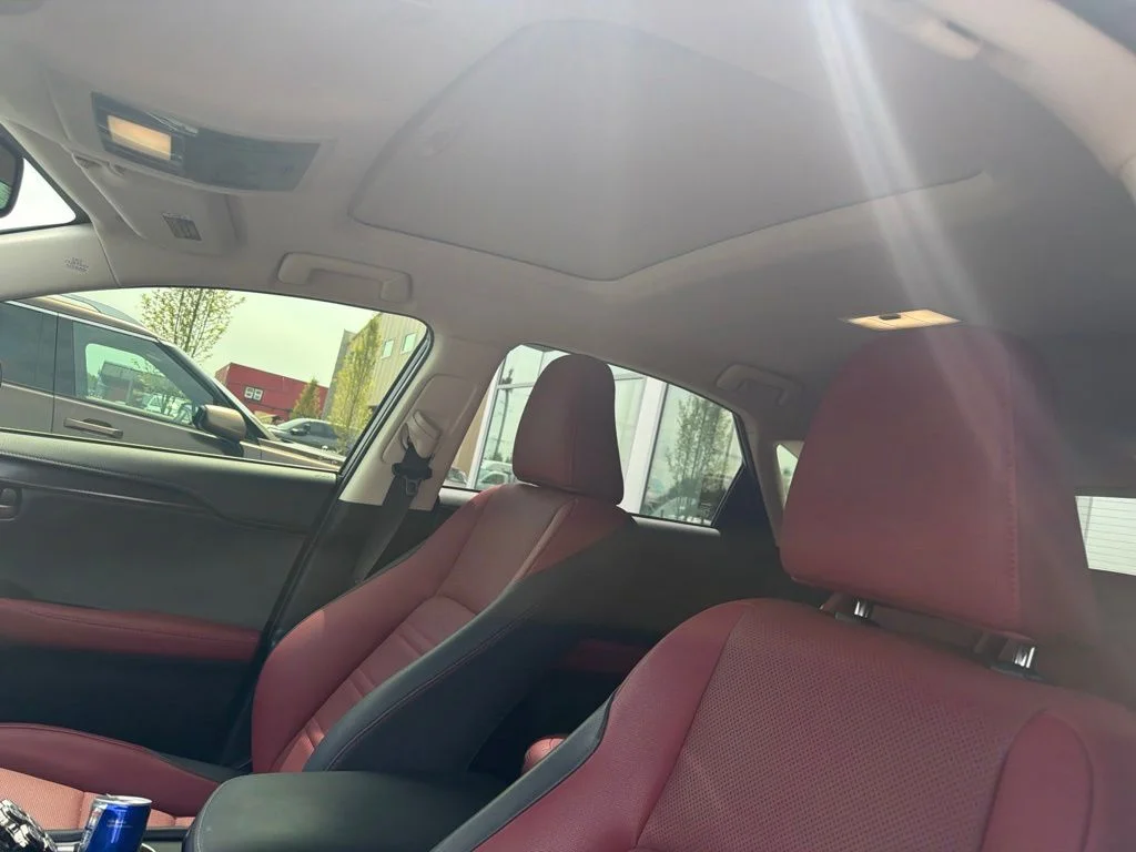Used 2020 White Lexus 300h image 8