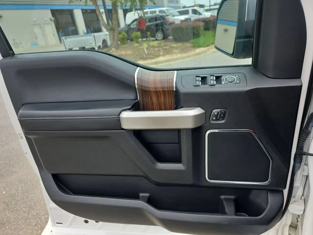 Used 2016 White Ford Lariat image 27
