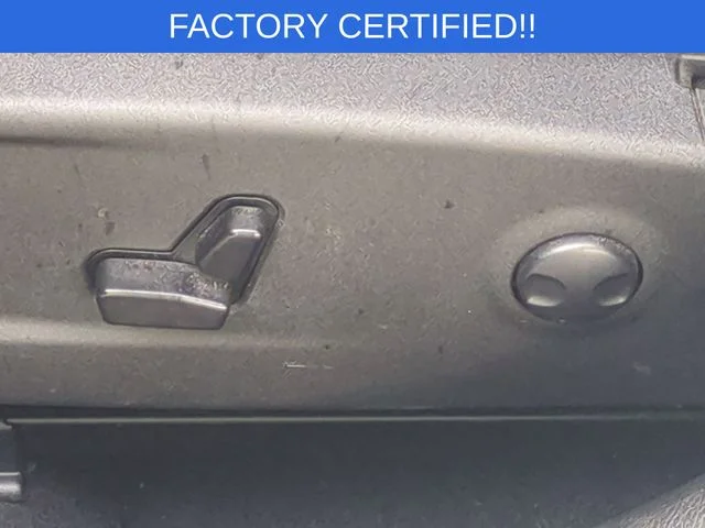 Used 2023 White Dodge SXT image 17