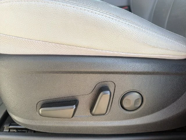 Used 2020 White Hyundai SEL image 33