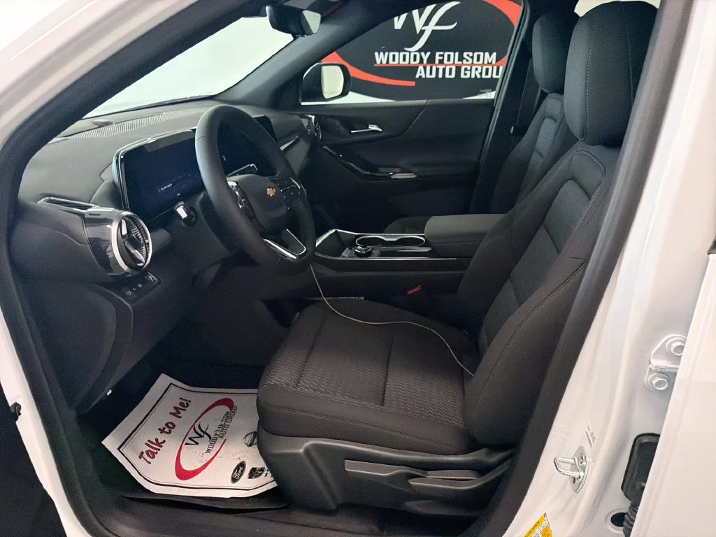 New 2027 Summit White Chevrolet LT image 8