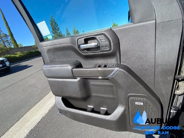 Used 2020 Black GMC AT4 image 37