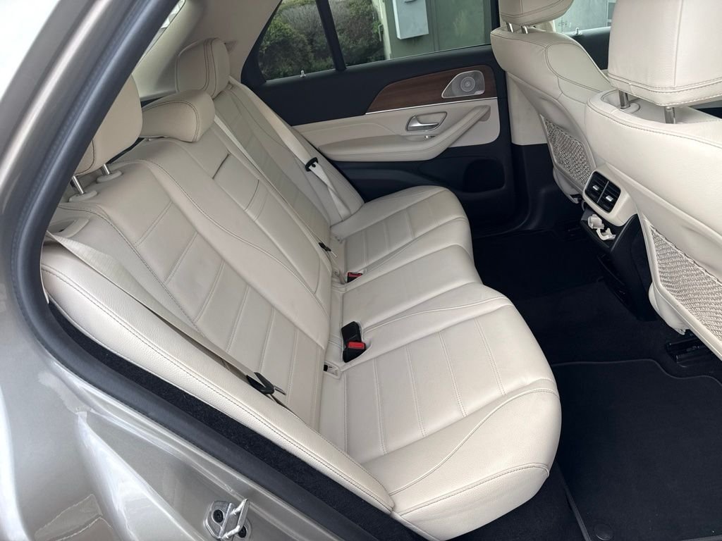 Used 2021 Silver Mercedes-Benz GLE 350 image 29