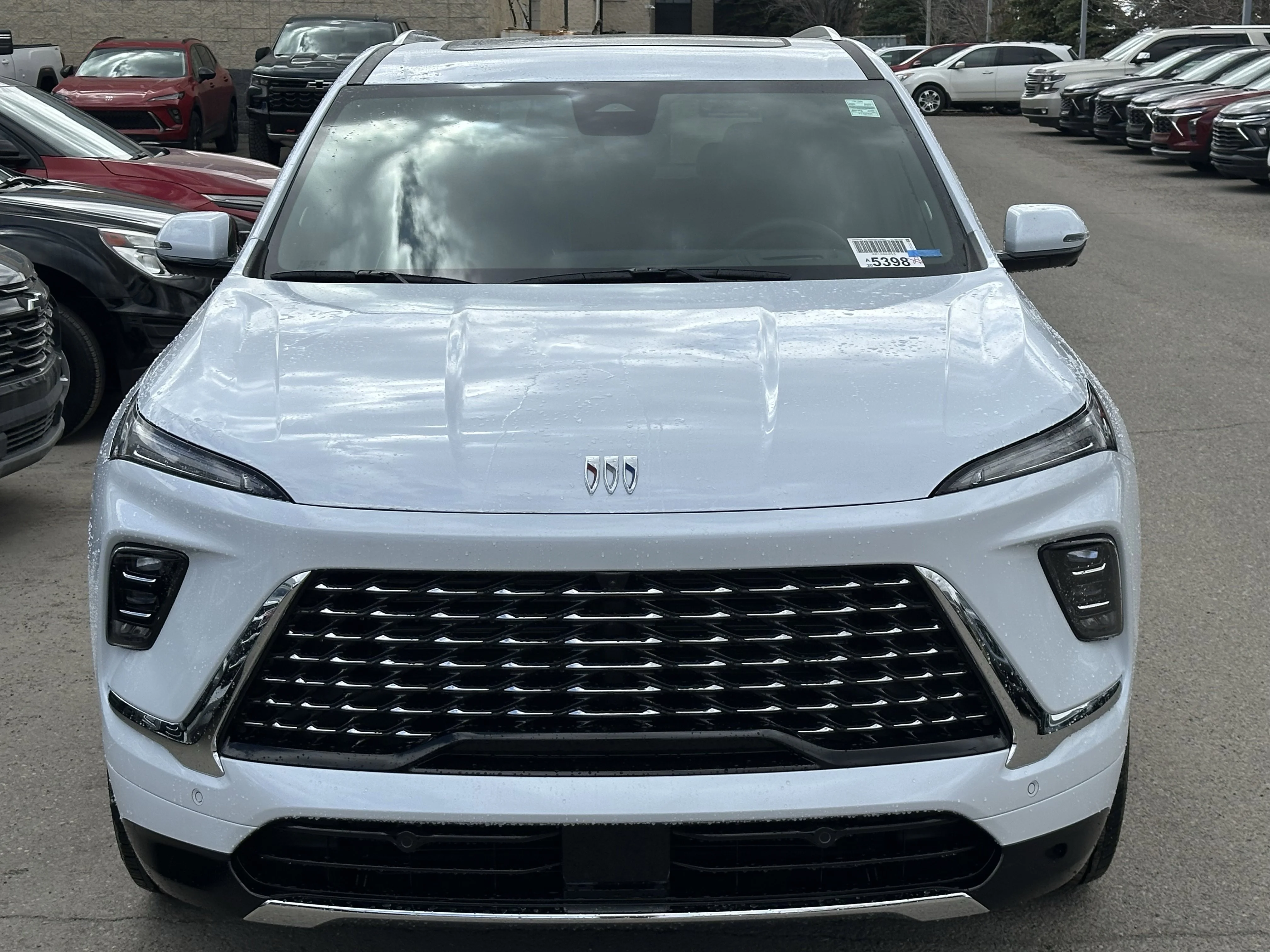 New 2026 Iridescent White Tricoat Buick Avenir image 2