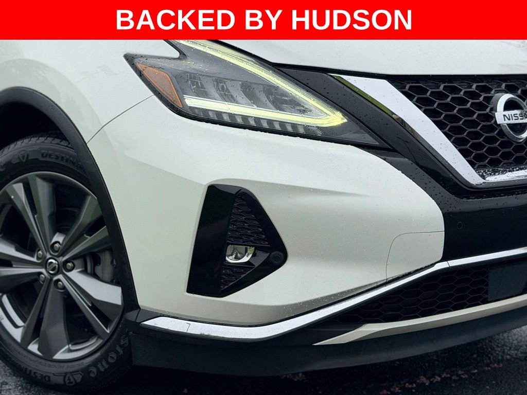 Used 2019 White Nissan Platinum image 3