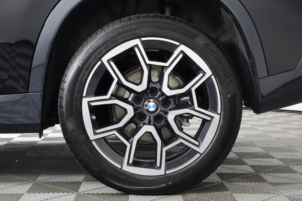 New 2026 Jet Black BMW xDrive28i image 10
