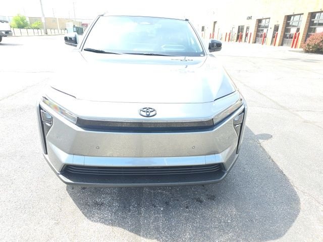 New 2026 Heavy Metal <sup>1</sup> Toyota  XLE image 2