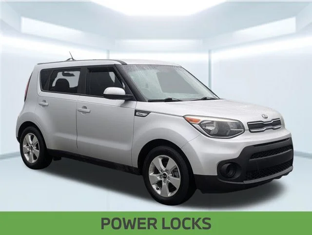 Used 2017 Silver Kia Base image 9