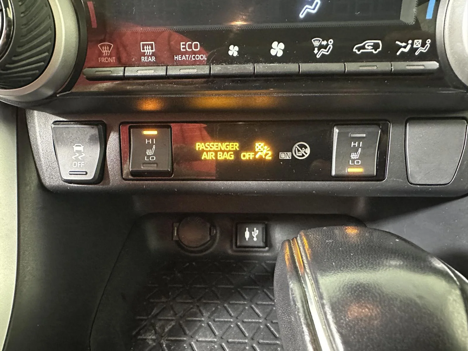 Used 2019 Ruby Flare Pearl Toyota XLE image 18