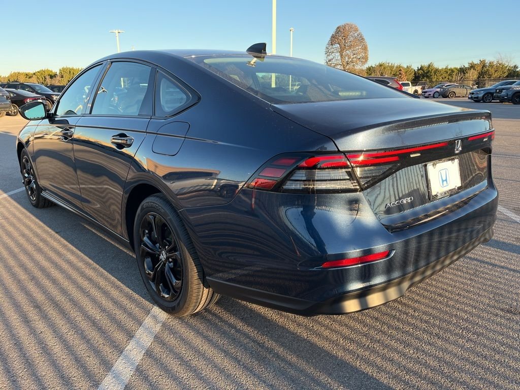 2025 Honda Accord SE - Photo 6