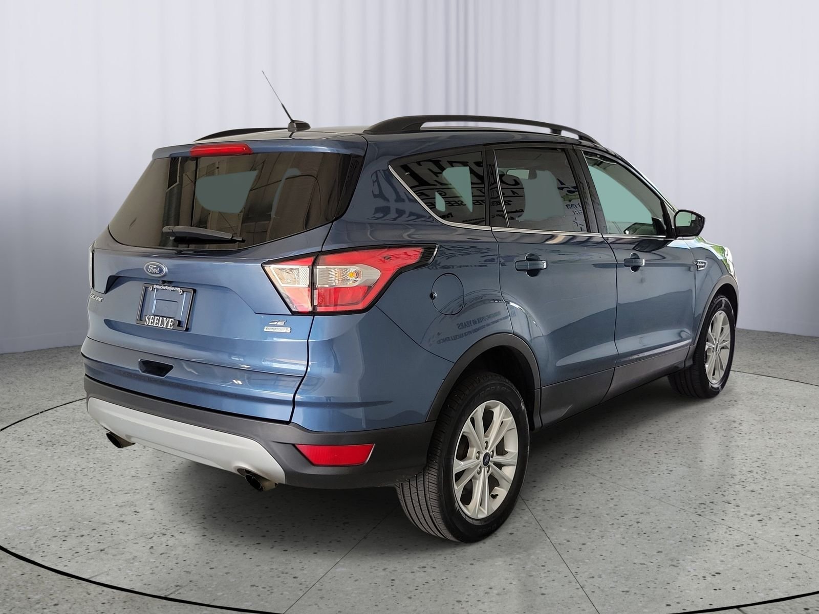 Used 2018 Ford Escape SE with VIN 1FMCU0GD1JUC18125 for sale in Paw Paw, MI