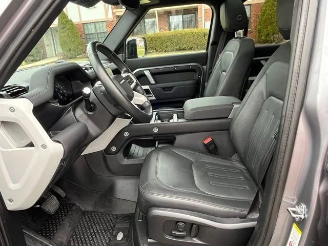 Used 2022 Gray Land Rover X-Dynamic SE image 19
