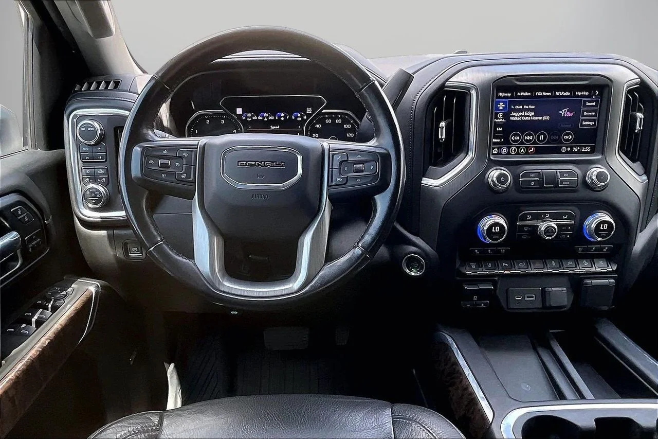Used 2021 White GMC Denali image 11