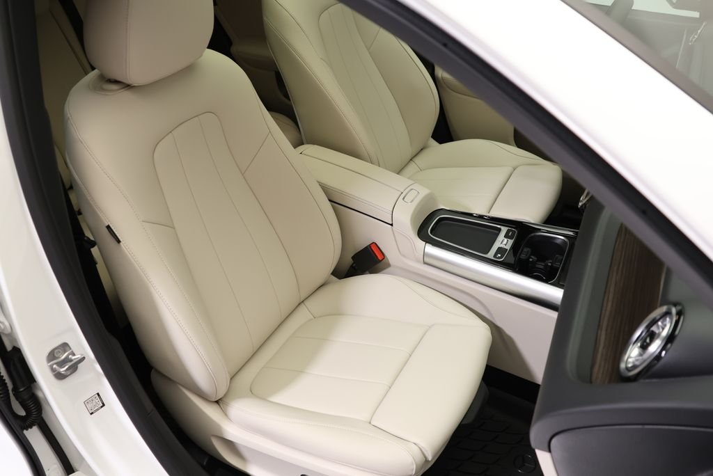 New 2026 Polar White Mercedes-Benz GLA 250 image 51