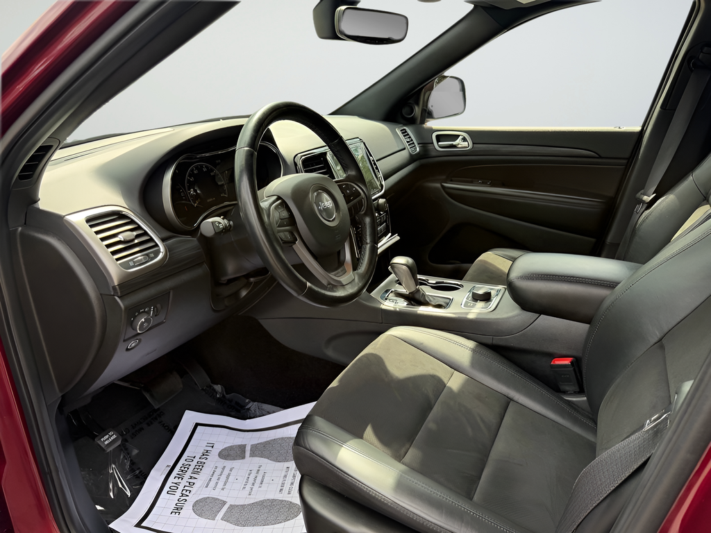 Used 2022 Red Jeep Laredo X image 17