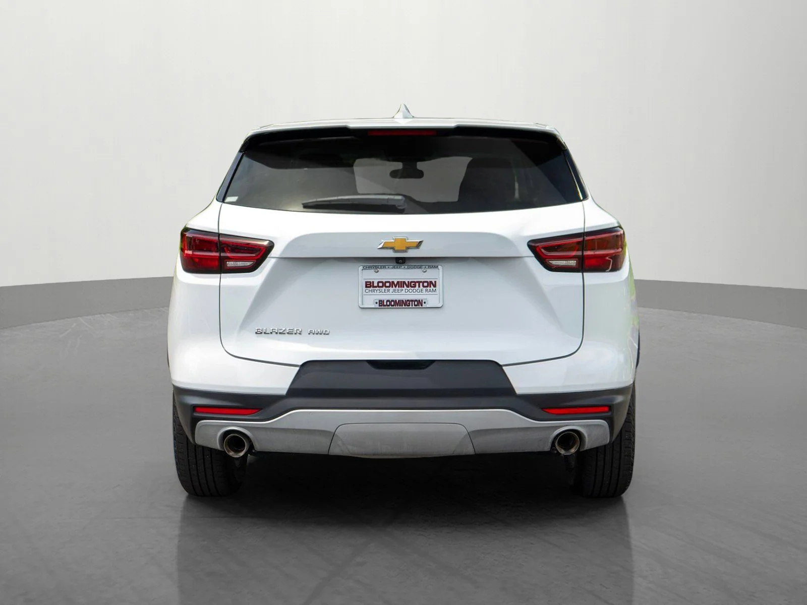 Used 2025 Summit White Chevrolet LT image 6