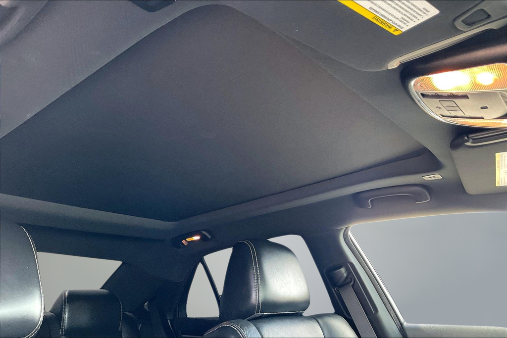 Used 2019 White Chrysler S image 20