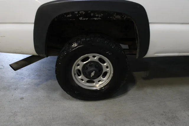 Used 2005 White Chevrolet Work Truck image 29