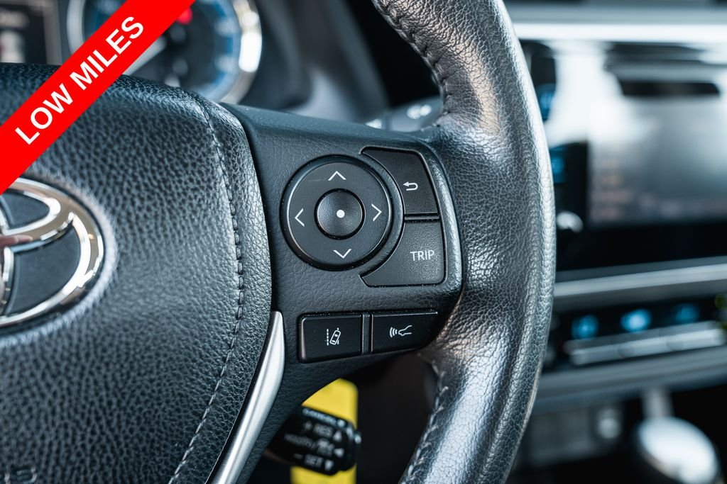 Used 2019 Barcelona Red Metallic Toyota SE image 16