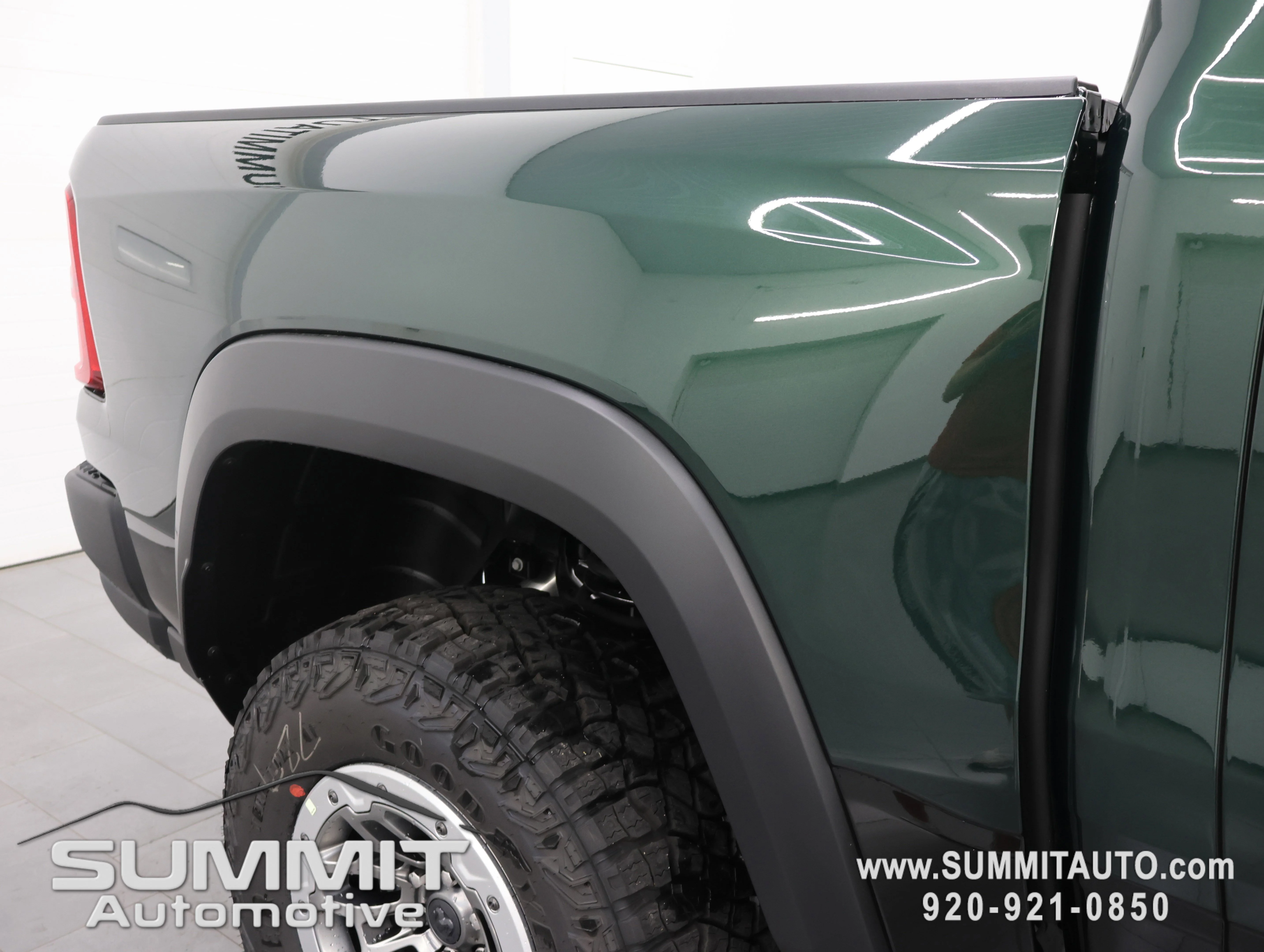 New 2026 Serrano-Green Metallic Exterior Paint RAM RHO image 32