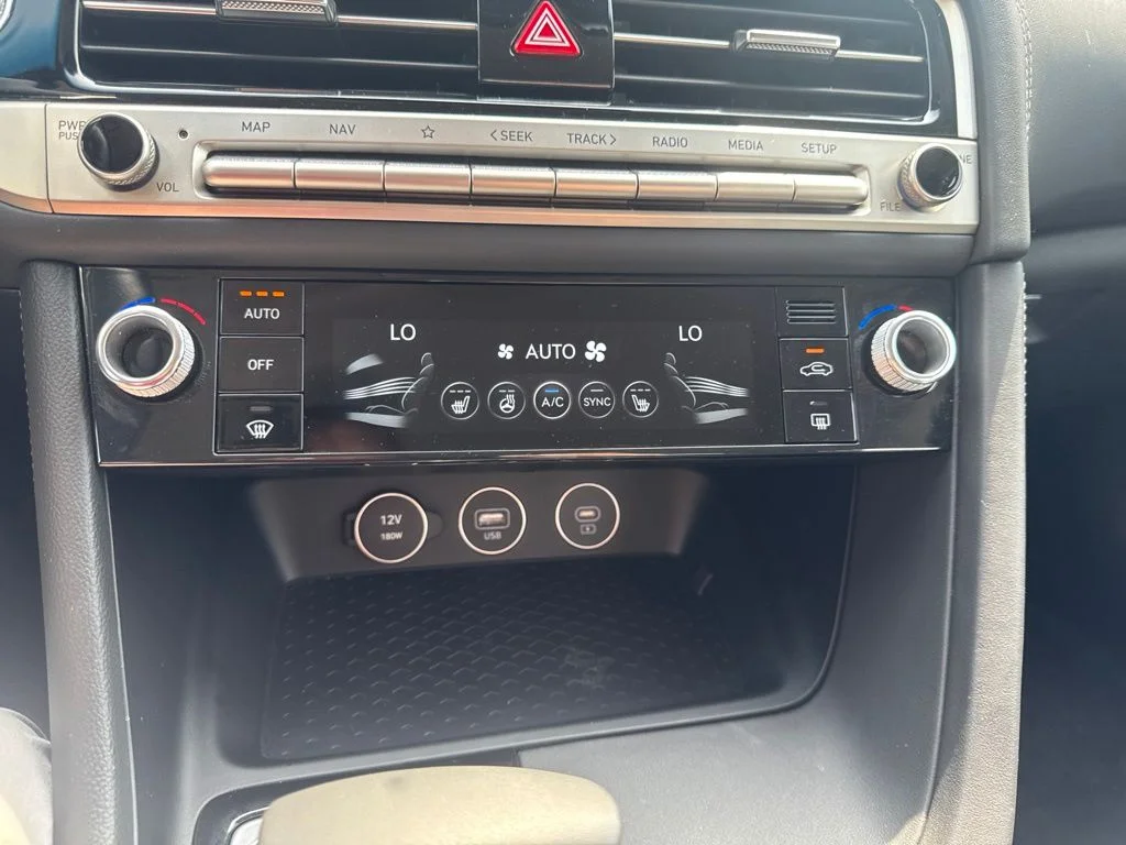 2025 GENESIS G70 Standard - Photo 22
