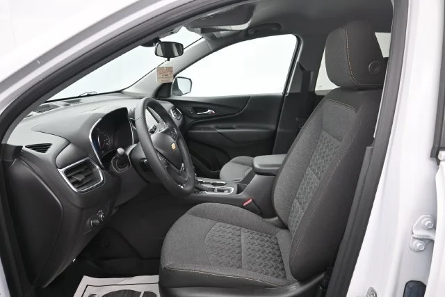Used 2024 Summit White Chevrolet LT image 9
