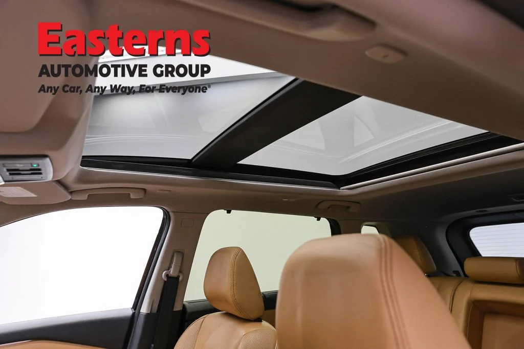 Used 2023 Black Nissan Platinum image 38
