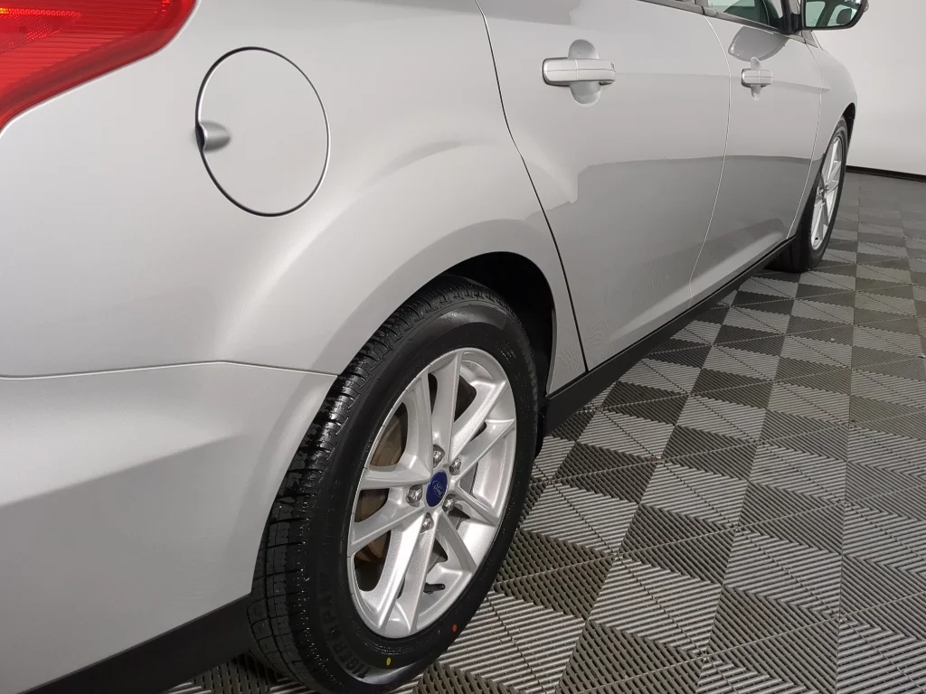 Used 2016 Gray Ford SE image 8