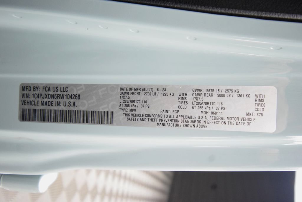 Used 2024 Earl Clearcoat Jeep Sport image 30