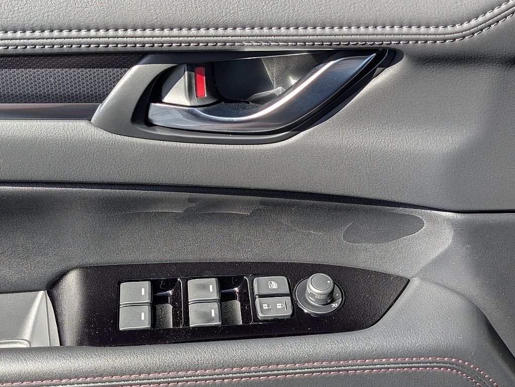 2025 Mazda CX-5 S Carbon Edition - Photo 29