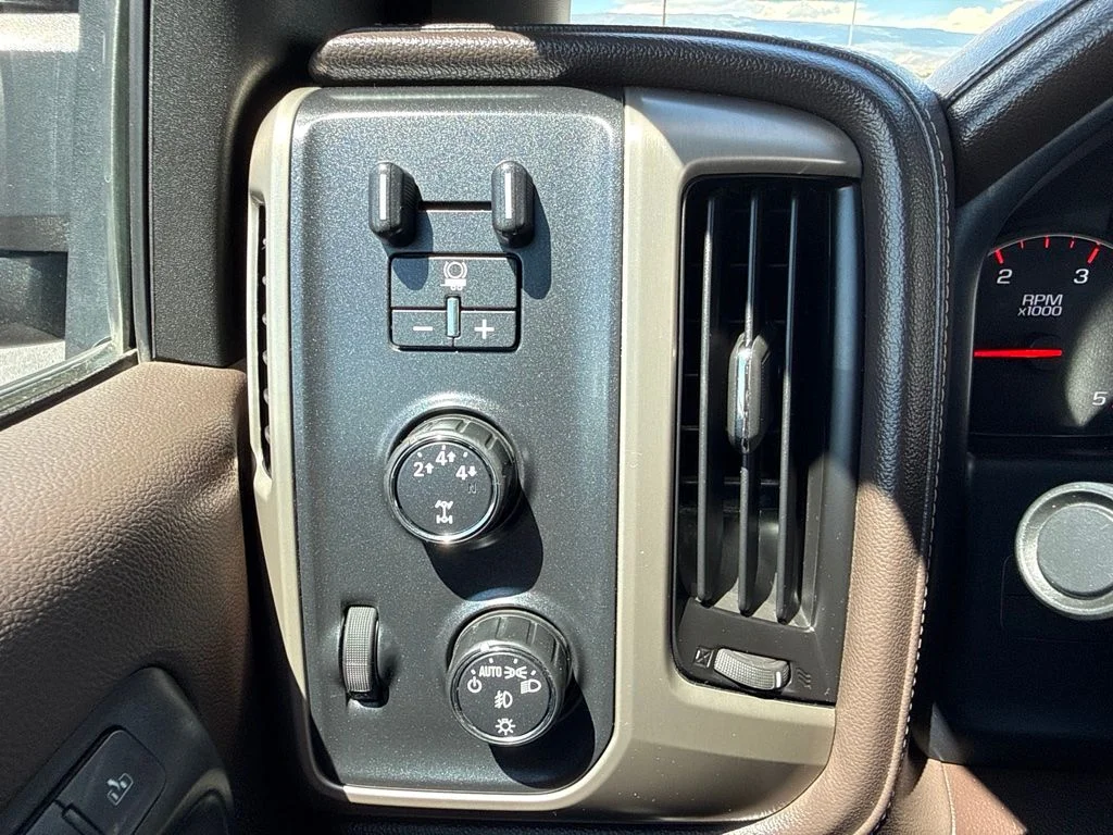 Used 2016 Iridium Metallic GMC Denali image 24