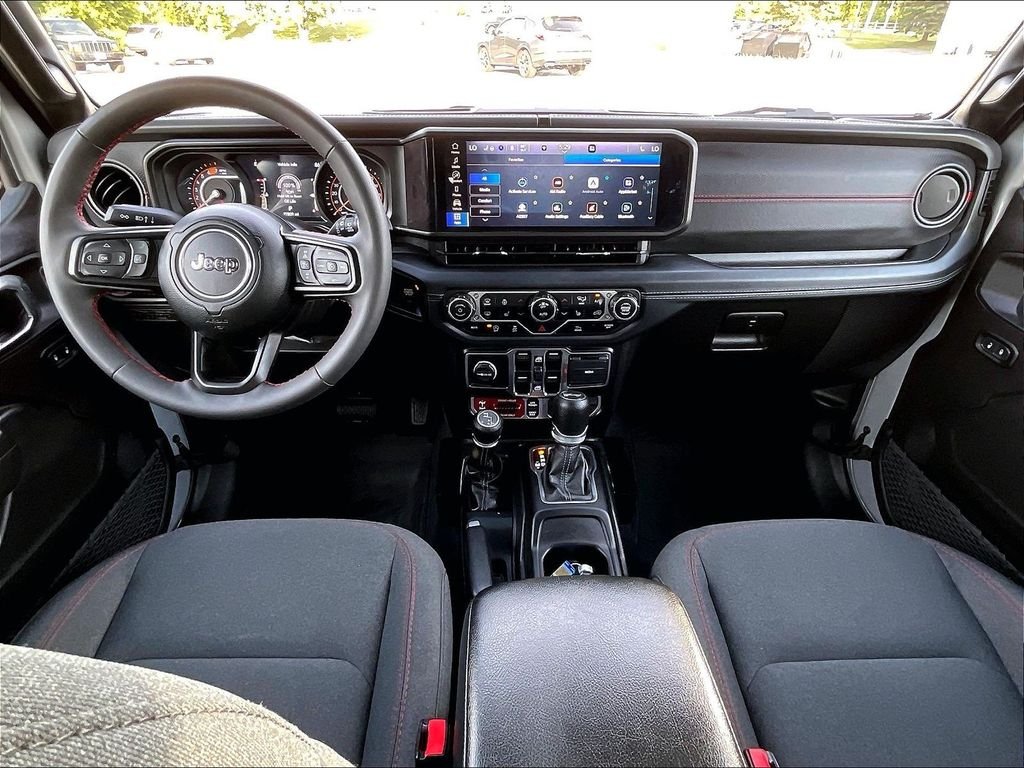 Used 2024 Silver Jeep Rubicon image 21