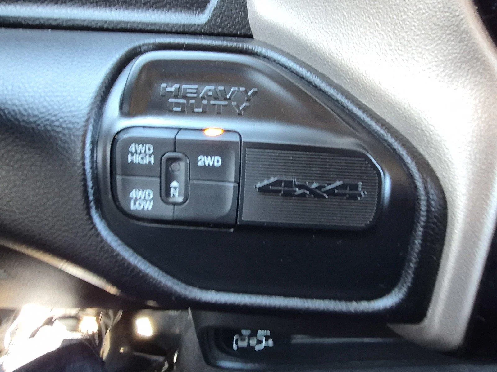 Used 2024  RAM TRUCK LARAM image 27