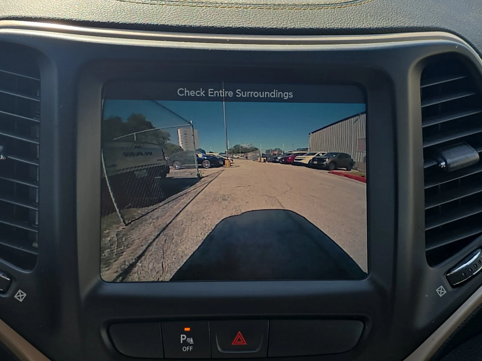 Used 2016 Brilliant Black Crystal Pearlcoat Jeep Latitude image 14
