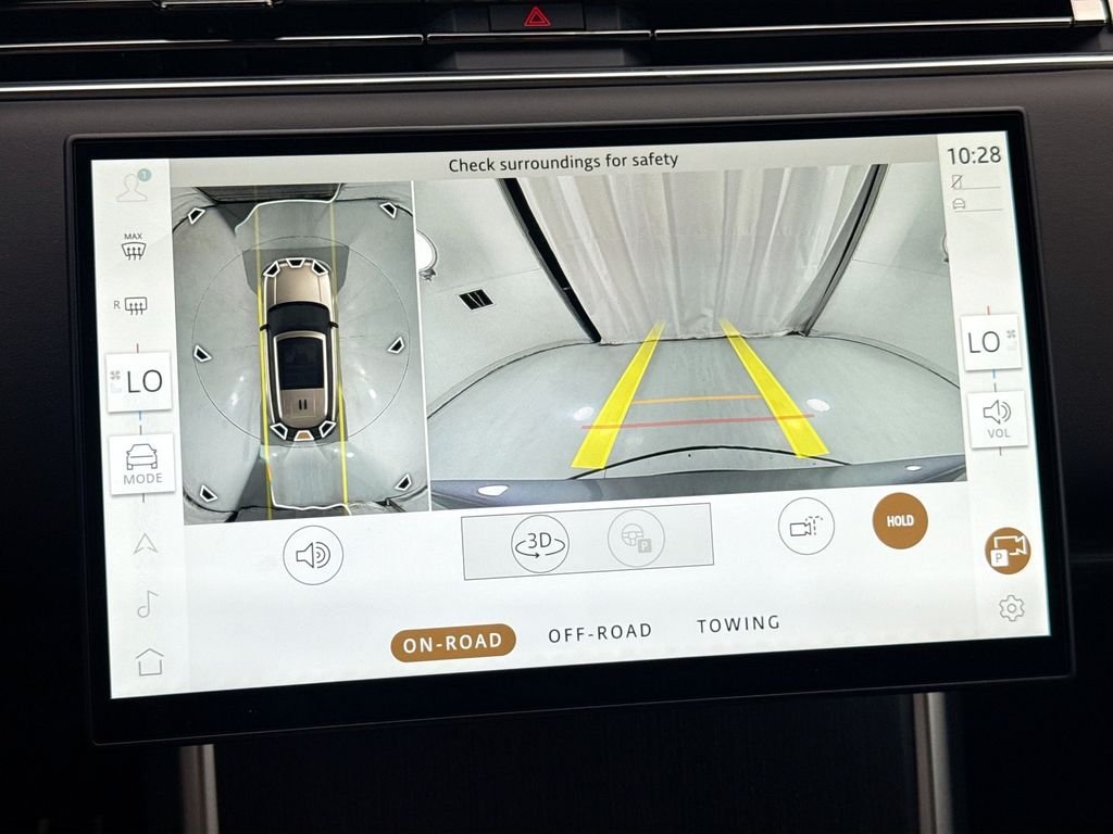 New 2026 Eiger Grey Land Rover SE image 15