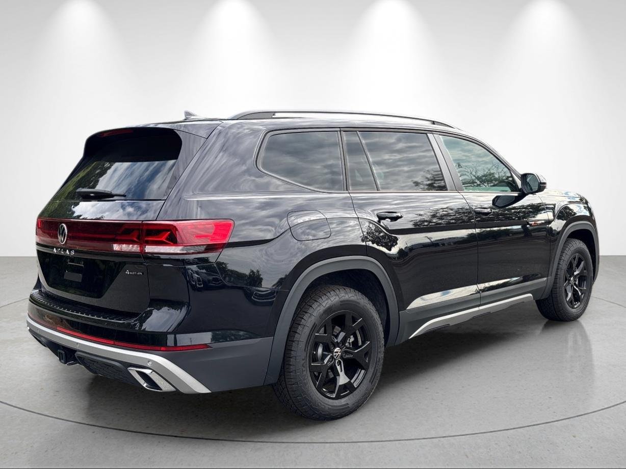 Used 2025 Deep Black Pearl Volkswagen 2.0T Peak Edition image 5