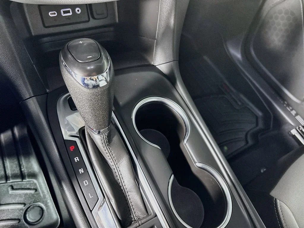 Used 2021 White Chevrolet LS image 17