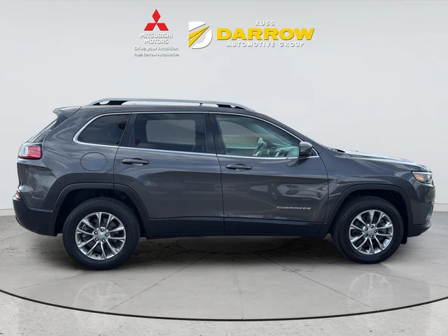 Used 2019 Gray Jeep Latitude Plus image 6